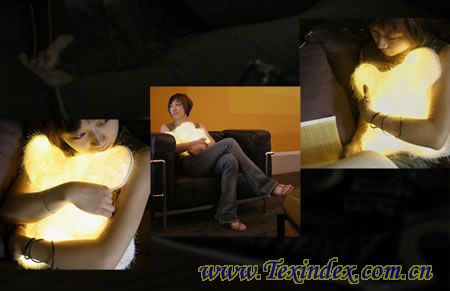 發光抱枕真是個好伙伴