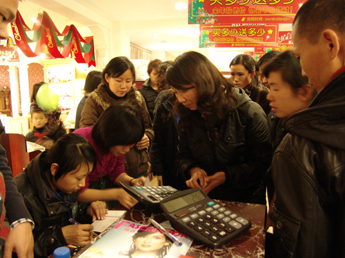 南方寢飾平安夜特賣會銷售破百萬