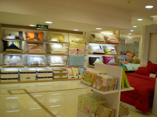 艾萊依家紡南京新世界專柜開業