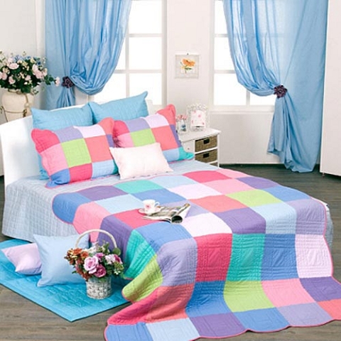 秋日溫馨浪漫甜蜜臥室空間