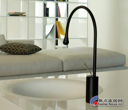 水滴型浴室水龍頭顛覆傳統