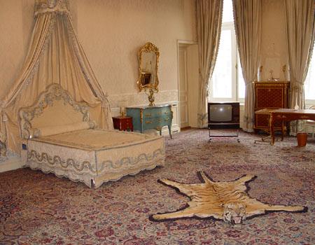 �ձ��ڌ��Ľ��O��̺�����^