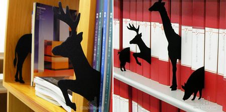 書架上的可愛動物世界