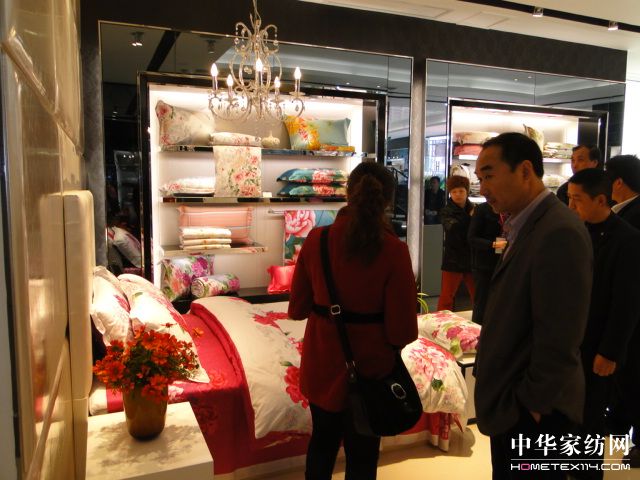 ���Ҽ�Ʒ�����]��