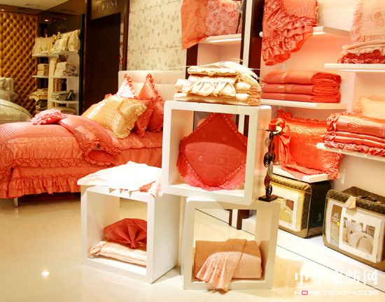 ����ɯ��չ�d����չʾ