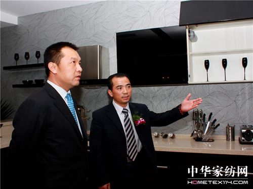 ���B�мҾ߅f��2010�����¡���e��