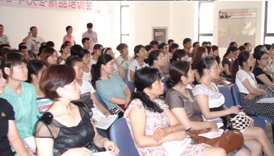 寶縵營銷中心全員學習秋冬新品