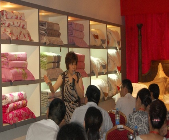 達達創遠對艾伊家紡員工進行培訓