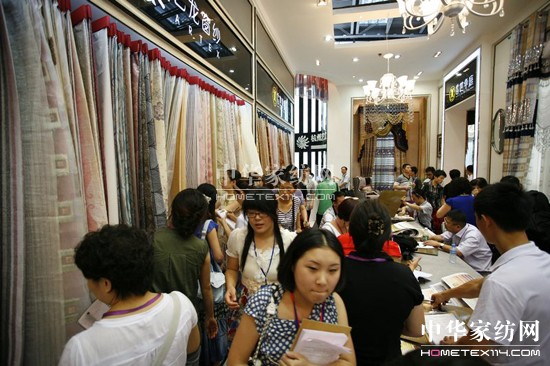 �o������չ����(j��ng)�Q(m��o)���Մ