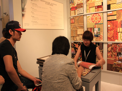 �z��•���{�r�мҾ�չ�����Pע