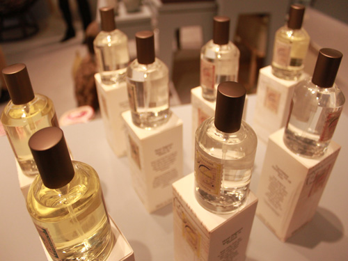 �z��•���{�r�мҾ�չ�����Pע