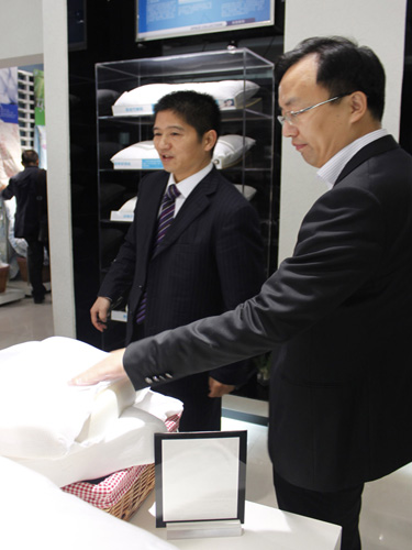 �Pʢ���{(l��n)�{(di��o)paisley��׌�����v�w