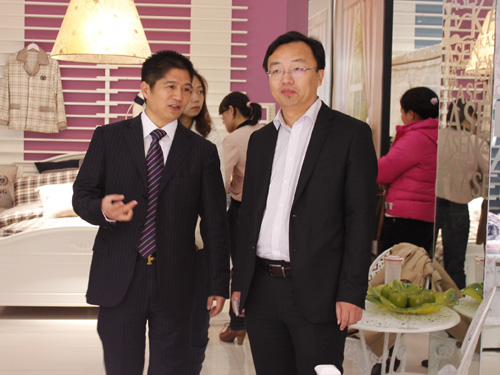 �Pʢ���{(l��n)�{(di��o)paisley��׌�����v�w