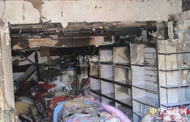 曹楊路一家紡店失火所幸無人傷亡