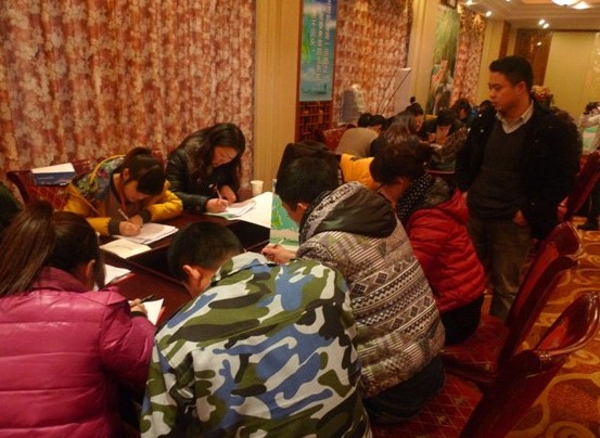 艾萊依2012春夏新品上市培訓(xùn)會(huì)陸續(xù)舉行