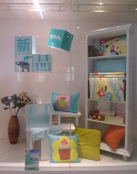 艾萊依2012春夏新品上市培訓(xùn)會(huì)陸續(xù)舉行