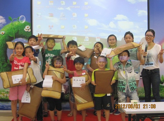 ���h��•�A������һ��ͯ��(ji��)�H�ӻ�ӈA�M�Y��