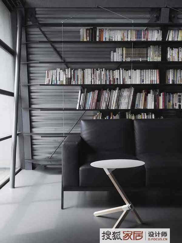 日本建筑師設計優雅便攜邊桌Tre