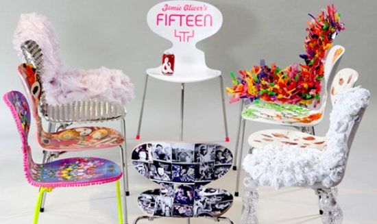 英國(guó)名廚攜時(shí)裝設(shè)計(jì)師打造愛(ài)心座椅