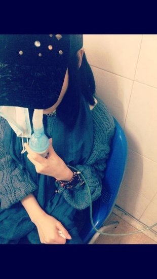 黃圣依咳嗽不斷做吸霧治療