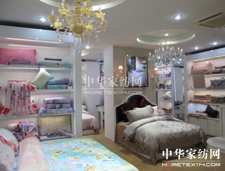 ������ֱ�I�N�ی��u��ʢ�b����