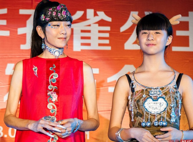 ����Ƽ�y����Ů��ϯ���Ի��