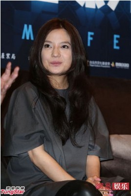 趙薇現(xiàn)身臺灣 身材走形被調(diào)侃