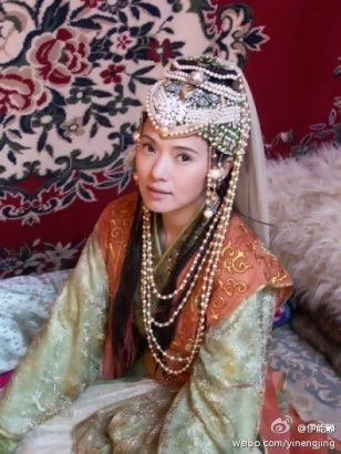 伊能靜戴米奇帽賣(mài)萌自拍青春不老