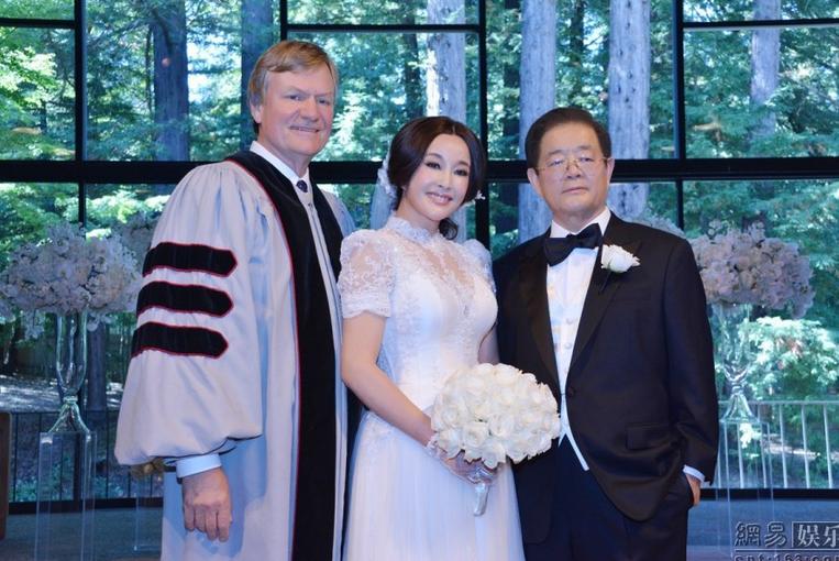 劉曉慶美國婚禮現(xiàn)場照曝光