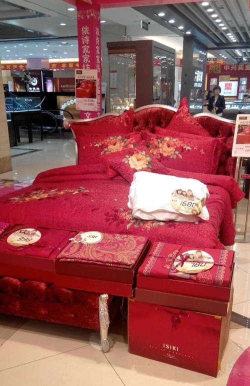 依詩家:婚慶文化節助力品牌推廣