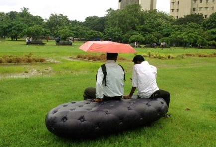 可以自動澆灌植物的蓄水沙發