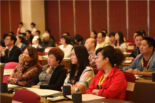 “變革”2014艾萊依家紡秋冬新品發布