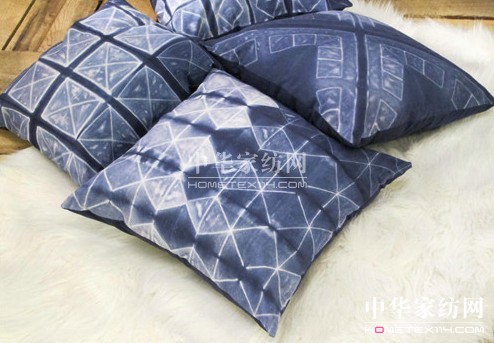 2015���Ĵ�Ʒ����:�Ї��L(f��ng)�͵��{(l��n)ɫ