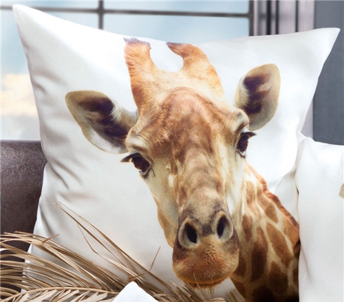 德國時(shí)尚家紡品牌圣誕節(jié)元素靠墊增添生機(jī)活力