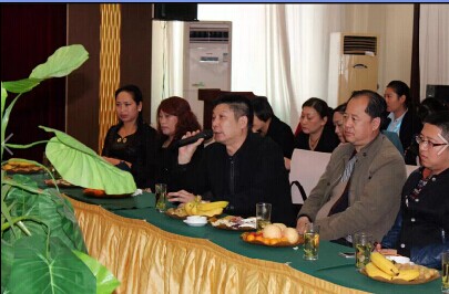 ���ˍu�Ҽ�2015������Ʒ�b�p���߽��N����Մ���A�M�Y����