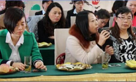 ���ˍu�Ҽ�2015������Ʒ�b�p���߽��N����Մ���A�M�Y����