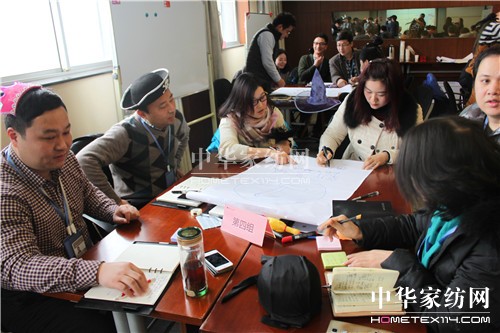 堂皇集團(tuán)舉行4D創(chuàng)新拓展培訓(xùn)