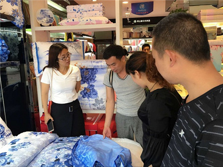 雨蘭2016“家紡消費及品牌運營研討會”首站—-河南站現場觀摩