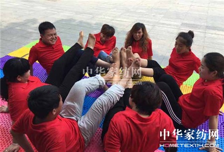 ������ؾ�Ӣ�R�ۣ���ϵ�＾�lչ��