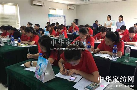 ������ؾ�Ӣ�R�ۣ���ϵ�＾�lչ��