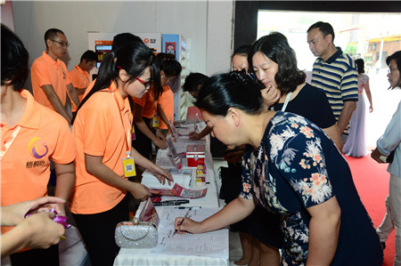 走進(jìn)原創(chuàng)設(shè)計星時代 梧桐珆全球夢想合伙人啟動