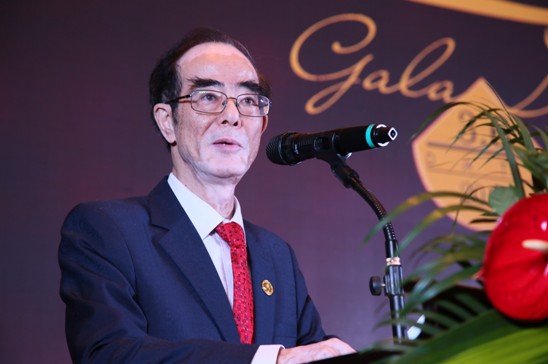 繼往開來,開創(chuàng)國際化時尚化發(fā)展新時代