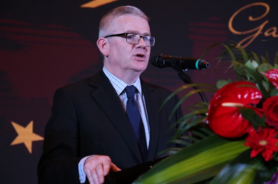 繼往開來,開創(chuàng)國際化時尚化發(fā)展新時代