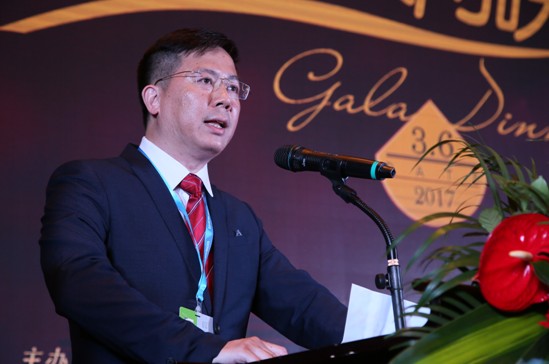 繼往開來,開創(chuàng)國際化時尚化發(fā)展新時代