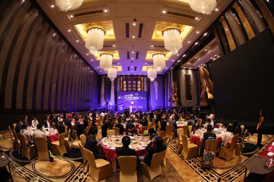 繼往開來,開創(chuàng)國際化時尚化發(fā)展新時代