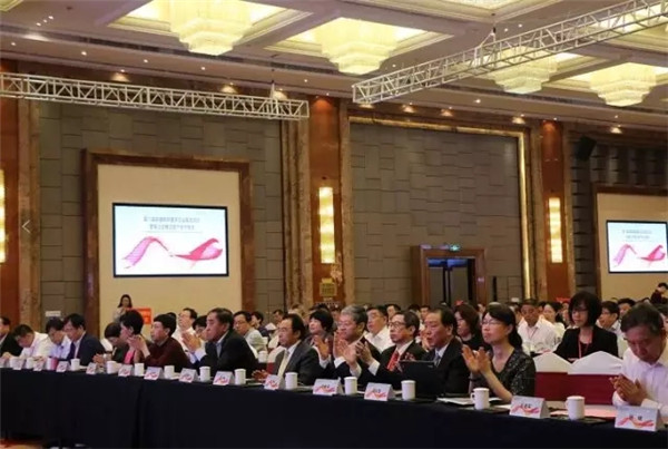 如何做到“時尚科技與協(xié)同創(chuàng)新”?聽聽中國紡織服裝企業(yè)家活動日暨海上絲綢之路產業(yè)對接會上的聲音