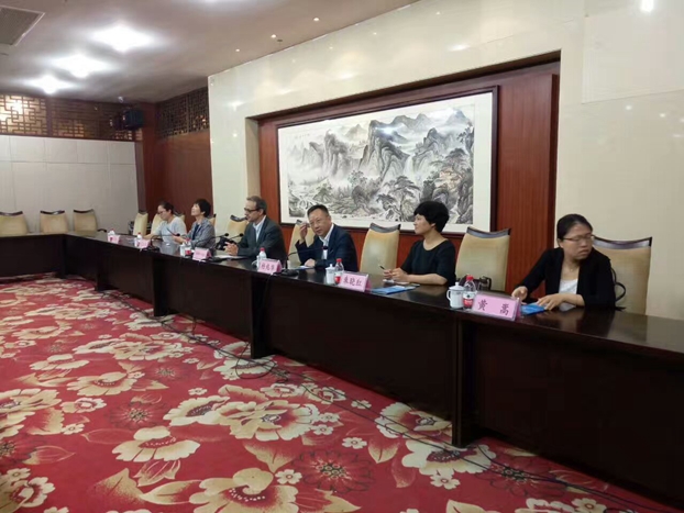 國際紡聯秘書長辛德勒參觀考察海門工業園區