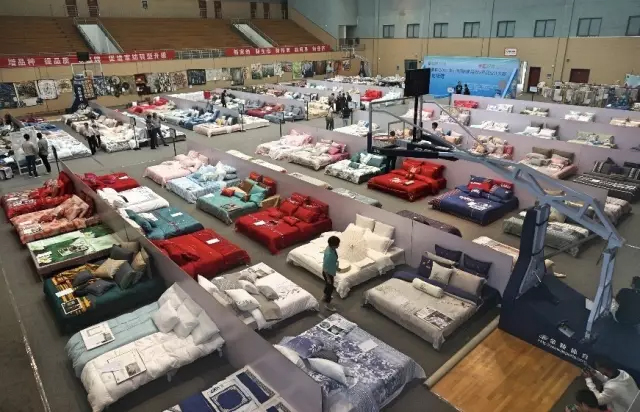 �Ҹ�������ζϯ����ͨ������������300���Ҽ��aƷ��Ů��ʣ�