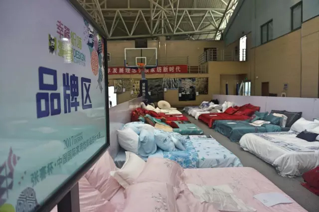 �Ҹ�������ζϯ����ͨ������������300���Ҽ��aƷ��Ů�����