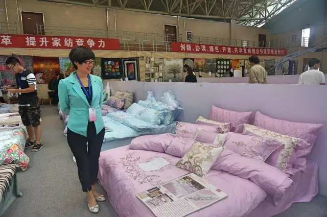 �Ҹ�������ζϯ����ͨ������������300���Ҽ��aƷ��Ů�����